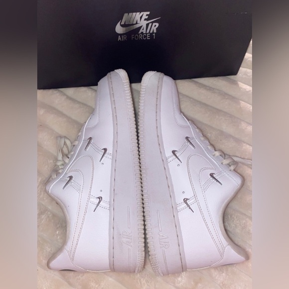 Nike Air Force 1 Low ‘07 LX White Sisterhood CT1990-100 Women’s 8.5 With Box - Picture 9 of 16